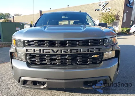 2021 Chevrolet Silverado 1500 4Wd Short Bed Custom z USA, uszkodzony, nr VIN 1GCPYBEK0MZ113266